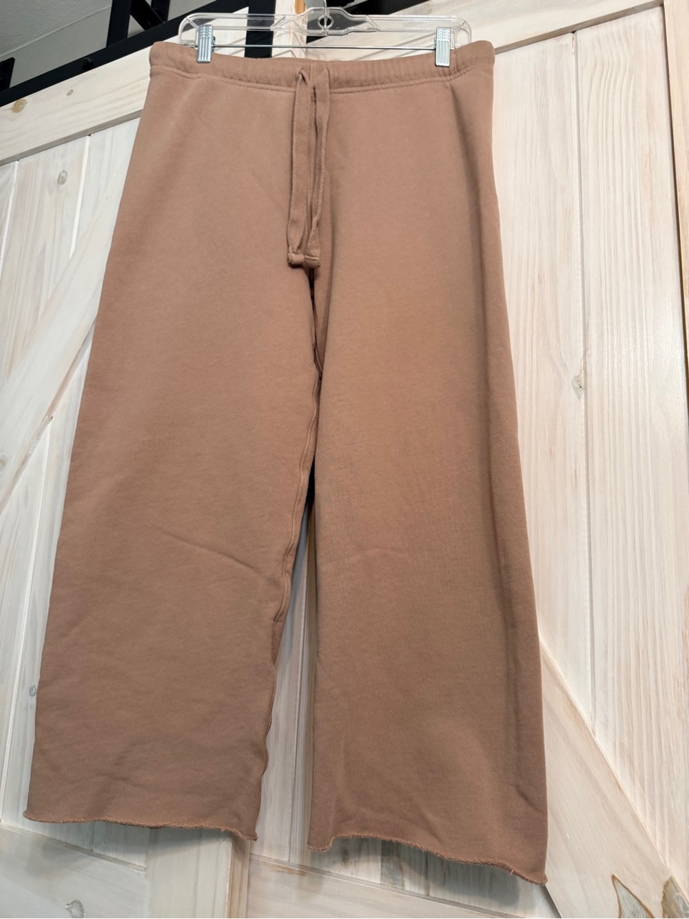 NWOT Frank and Eileen, Catherine camel tan triple fleece sweatpants size medium